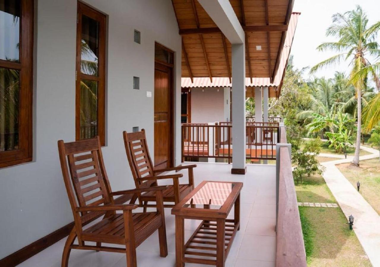 The Coconut Gardens Hotel & Restaurant Tissamaharama Kültér fotó