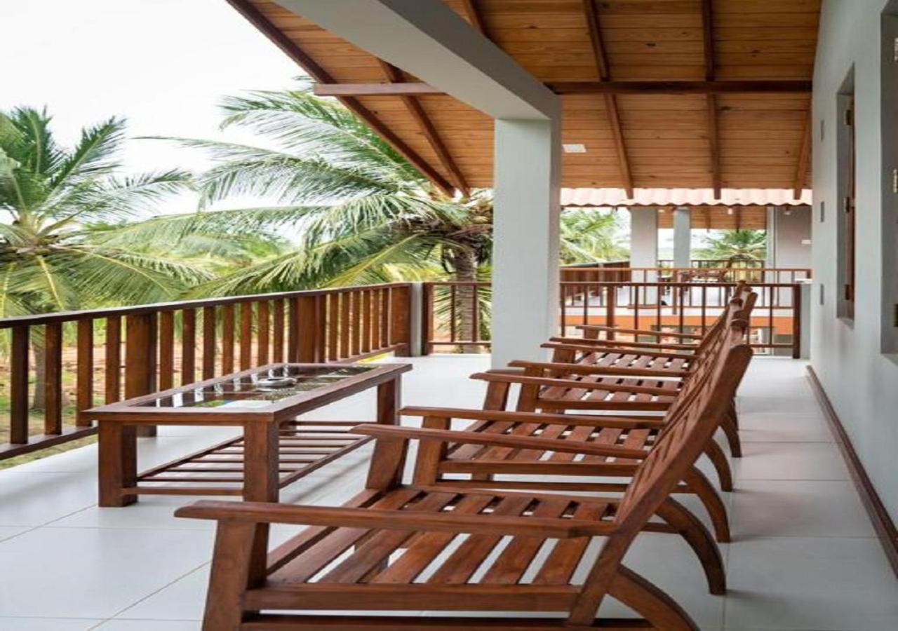 The Coconut Gardens Hotel & Restaurant Tissamaharama Kültér fotó
